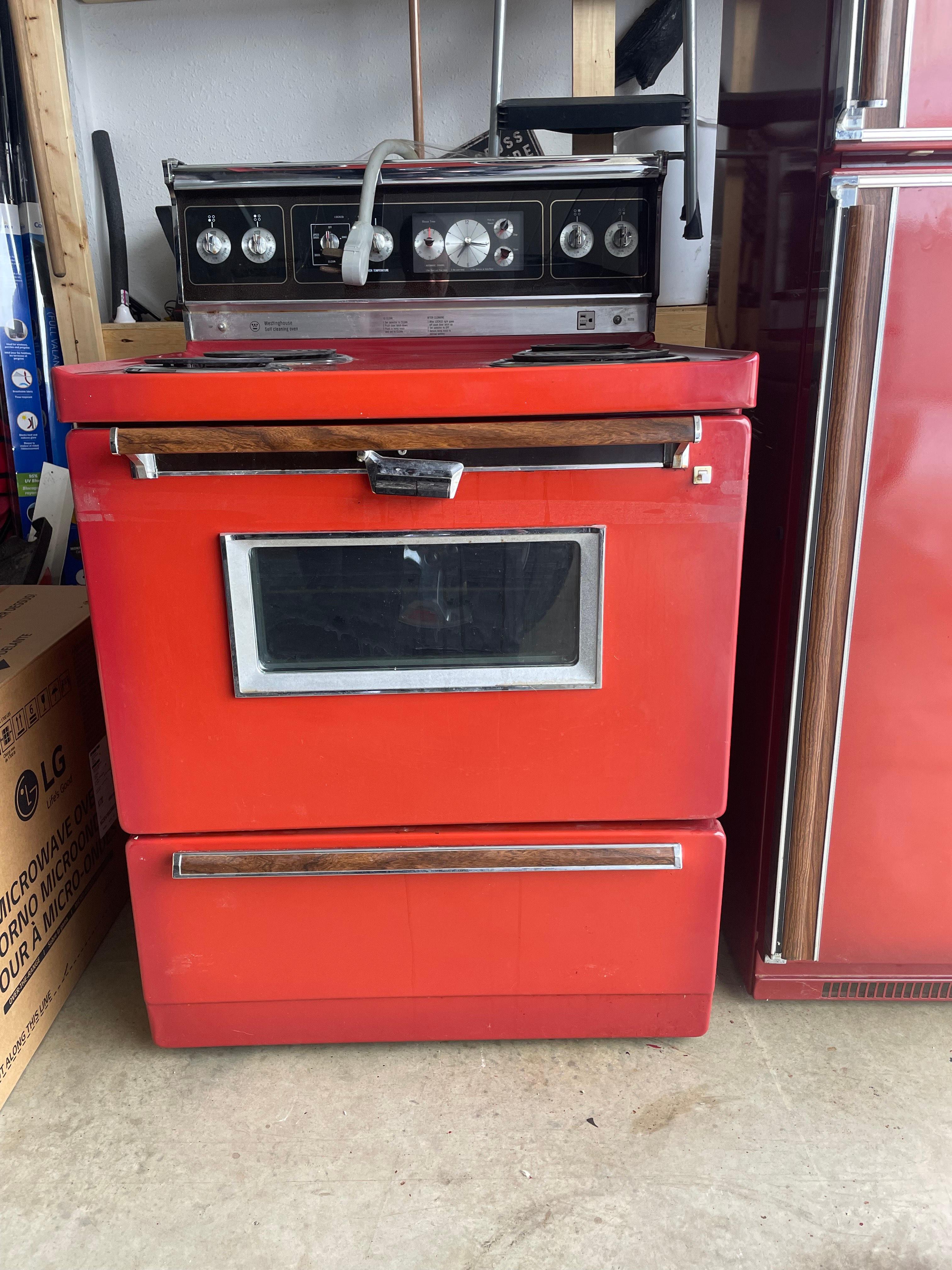 Photo of Matching Vintage Westinghouse Fridge and Stove