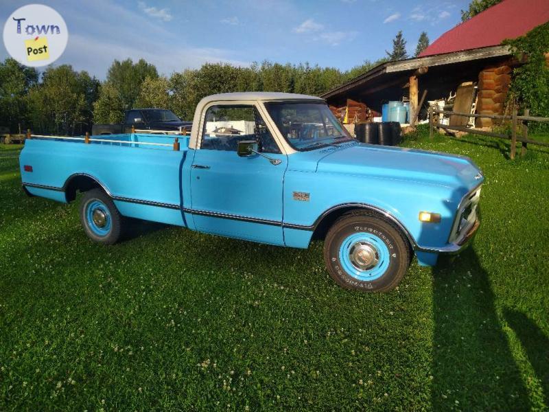 Photo of 1968 GMC show truck 