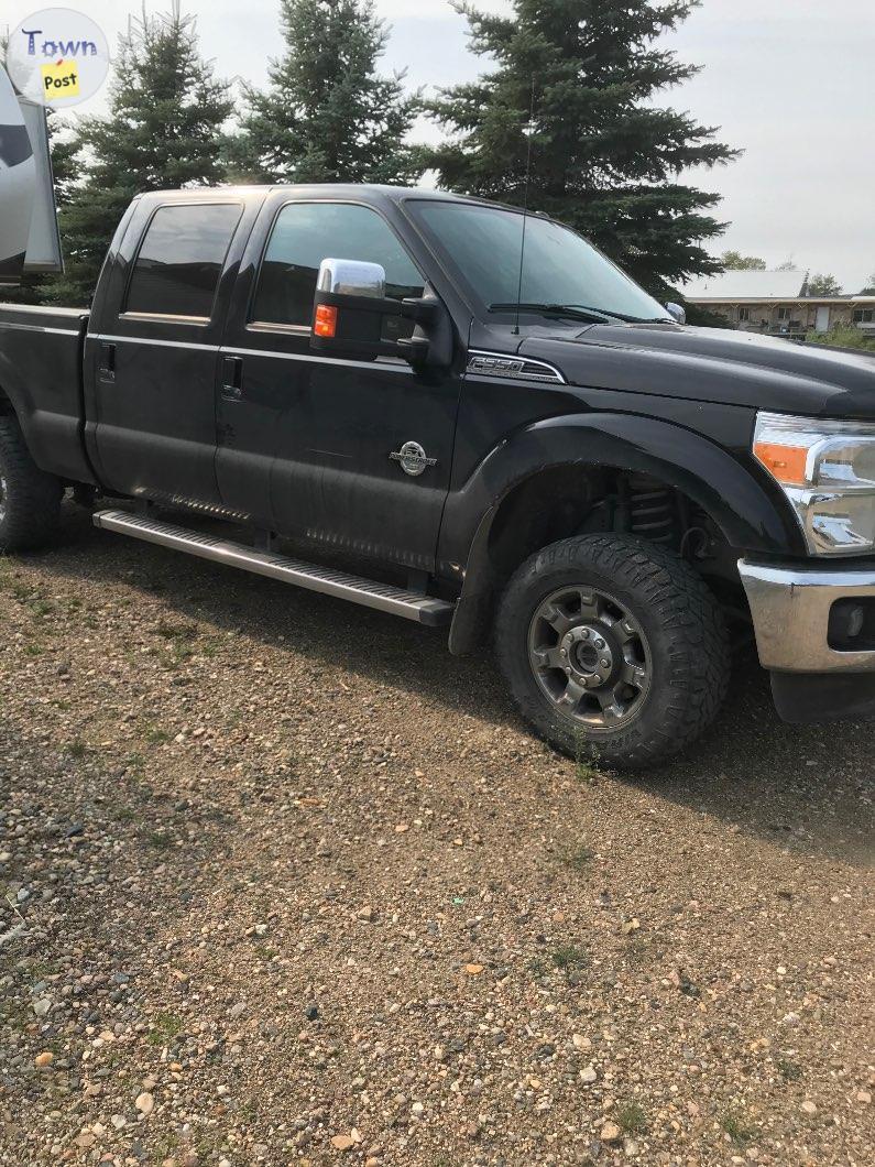 Photo of Truck and Fifth Wheel Combo