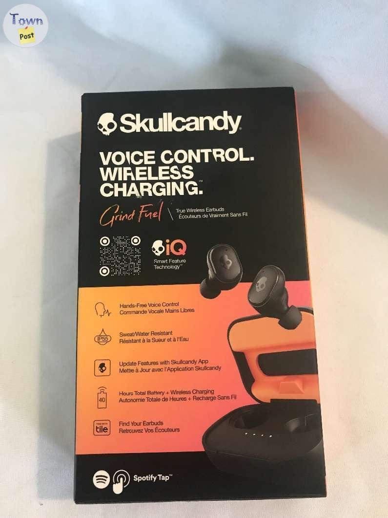 Photo of NEW Skullcandy earbuds 