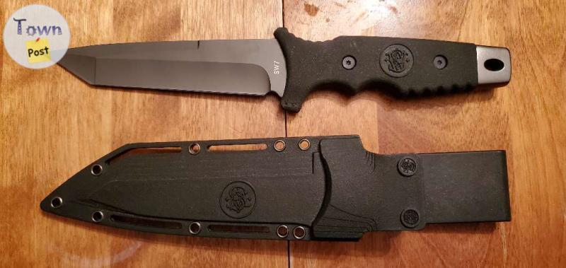 Photo of Smith & Wesson SW7 tanto fixed blade knife