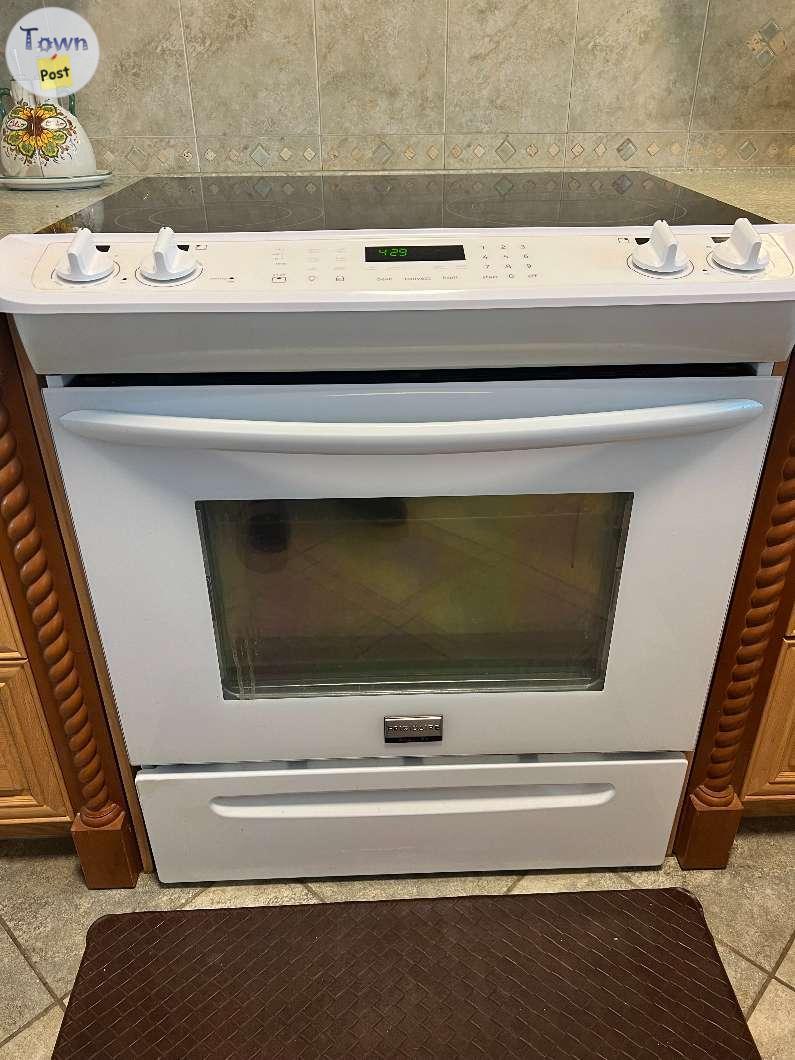 Photo of Frigidaire Gallery Smooth Top Electric Range