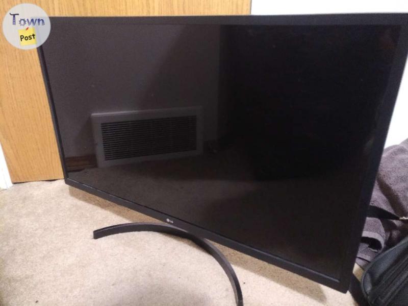 Photo of LG 32" FHD Widescreen LED IPS Monitor 