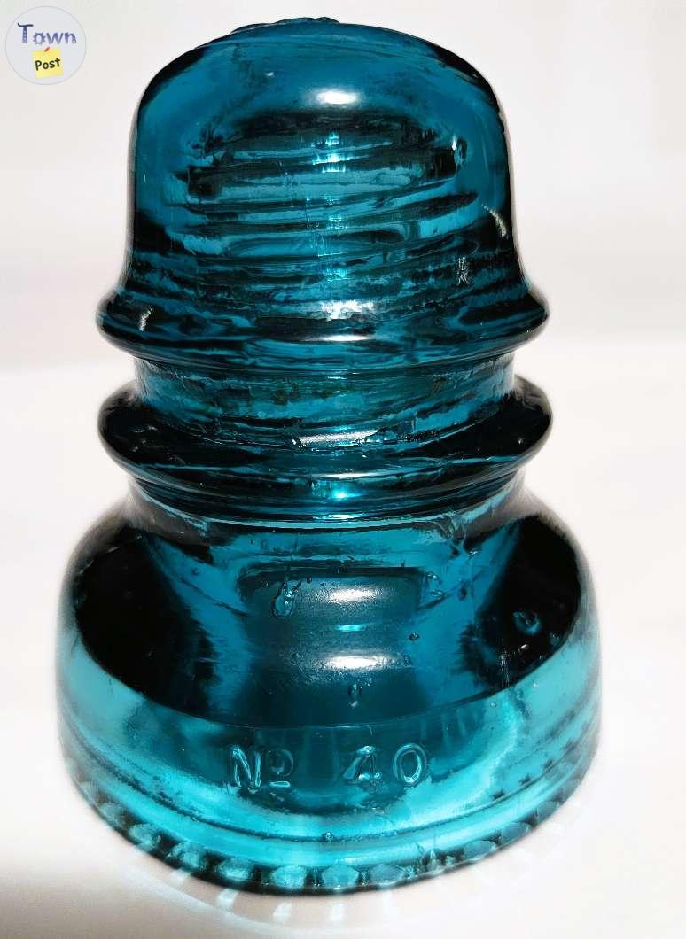 Photo of HEMINGRAY #40 CD152 - DEEP AQUA BLUE/GREEN VINTAGE GLASS INSULATOR