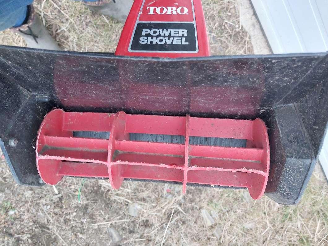 Photo of Toro electric snow shovel